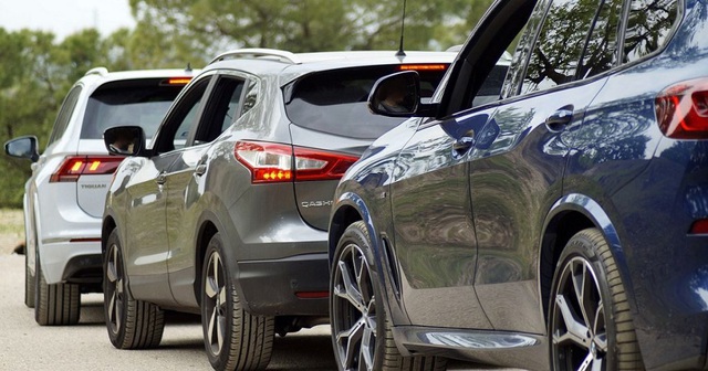 Nghịch lý ô tô “ngoại” bán giá “nội” và cú trượt giá hàng loạt vì Covid-19 - 1